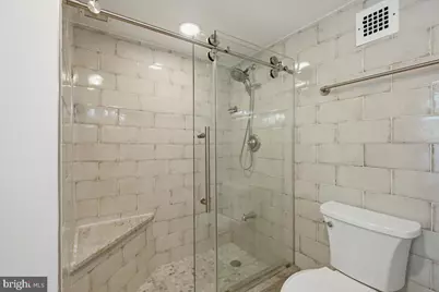700 7th Street SW #827, Washington, DC 20024 - Photo 9