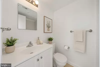 630 11th Street NE #203, Washington, DC 20002 - Photo 9