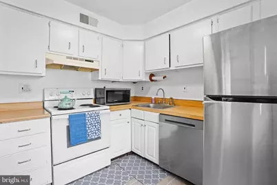 3800 W Street SE #102, Washington, DC 20020 - Photo 5