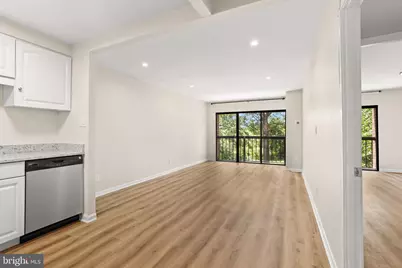 1001 26th Street NW #303, Washington, DC 20037 - Photo 11