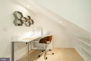 2422 17th St NW, Washington, DC 20009 - Photo 9
