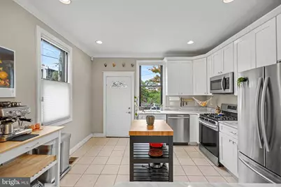 22 V Street NW, Washington, DC 20001 - Photo 13