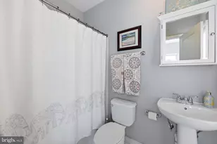 909 3rd Pl SE, Washington, DC 20003 - Photo 17