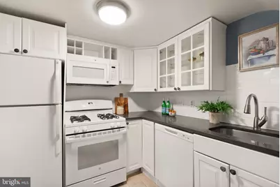3039 Macomb Street NW #2A, Washington, DC 20008 - Photo 11