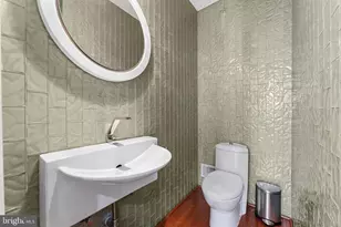2421 1st St NW, Washington, DC 20001 - Photo 29
