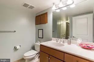 1117 10th St NW, Washington, DC 20001 - Photo 9