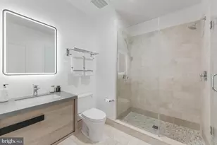 215 I Street NE, Washington, DC 20002 - Photo 31