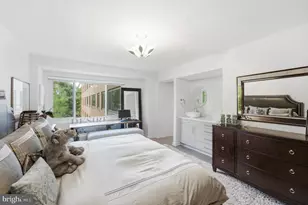4201 Cathedral Ave NW, Washington, DC 20016 - Photo 29