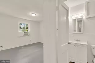 1105 16th St NE, Washington, DC 20002 - Photo 9