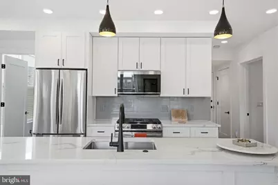 646 Newton Place NW #203, Washington, DC 20010 - Photo 7