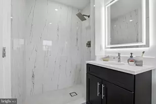 402 Woodcrest Dr SE, Washington, DC 20032 - Photo 27