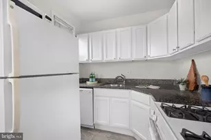 2515 K St NW, Washington, DC 20037 - Photo 11
