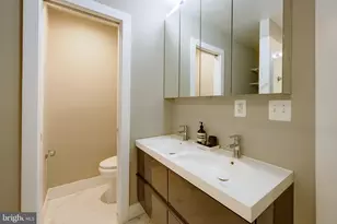 710 Kenyon St NW, Washington, DC 20010 - Photo 37