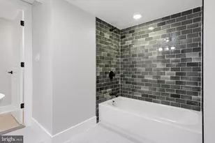 10 R St NW, Washington, DC 20001 - Photo 31