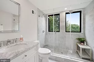 2558 36th St NW, Washington, DC 20007 - Photo 23