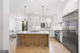 2558 36th St NW, Washington, DC 20007 - Photo 7