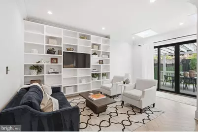 2558 36th Street NW, Washington, DC 20007 - Photo 9