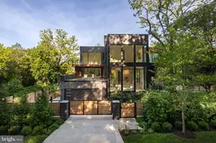 2676 Chain Bridge Rd NW, Washington, DC 20016 - Photo 3