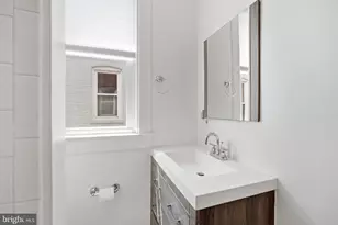 215 15th St NE, Washington, DC 20002 - Photo 25