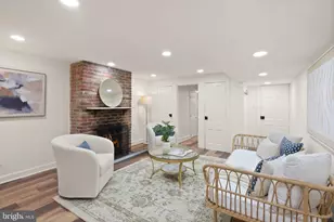 210 4th St SE, Washington, DC 20003 - Photo 27