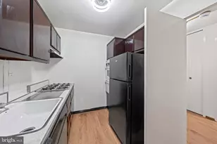 730 24th St NW, Washington, DC 20037 - Photo 17