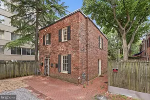 19 Snows Ct NW, Washington, DC 20037 - Photo 1