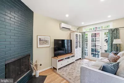 19 Snows Court NW, Washington, DC 20037 - Photo 3
