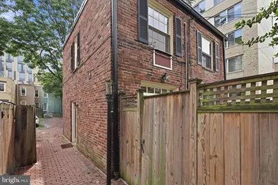 19 Snows Court NW, Washington, DC 20037 - Photo 21