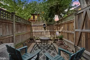 19 Snows Ct NW, Washington, DC 20037 - Photo 7