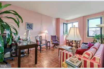 1010 25th Street NW #801, Washington, DC 20037 - Photo 5