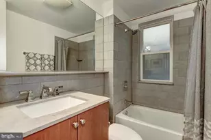 1121 24th St NW, Washington, DC 20037 - Photo 5
