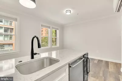 1121 24th Street NW #209, Washington, DC 20037 - Photo 5