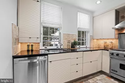 1676 32nd Street NW, Washington, DC 20007 - Photo 9