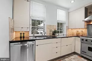 1676 32nd St NW, Washington, DC 20007 - Photo 9