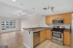 777 7th St NW, Washington, DC 20001 - Photo 3