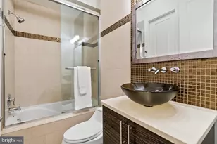 1617 Swann St NW, Washington, DC 20009 - Photo 21