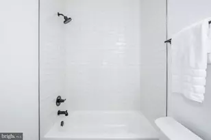 2601 30th St NE, Washington, DC 20018 - Photo 11