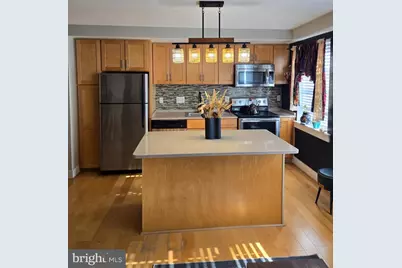 210 Oakwood Street SE #304, Washington, DC 20032 - Photo 3