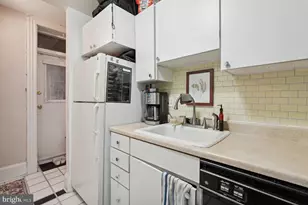 1736 18th St NW, Washington, DC 20009 - Photo 9