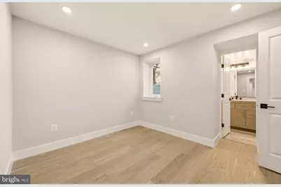 724 Rock Creek Church Road NW #B, Washington, DC 20010 - Photo 3