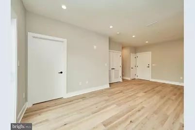 1016 17th Place NE #203, Washington, DC 20002 - Photo 5