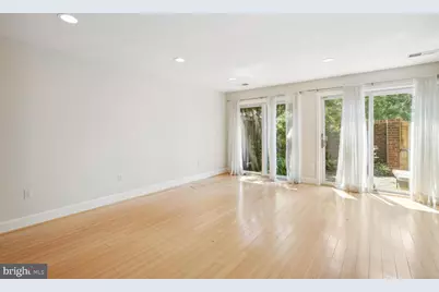 4375 Embassy Park Drive NW, Washington, DC 20016 - Photo 17