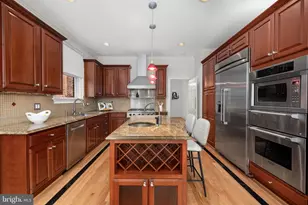 4561 MacArthur Blvd NW, Washington, DC 20007 - Photo 9