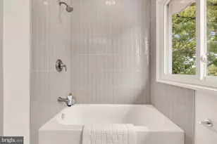 319 I St SW, Washington, DC 20024 - Photo 25