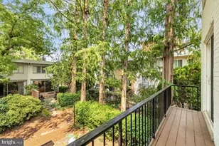 319 I St SW, Washington, DC 20024 - Photo 27
