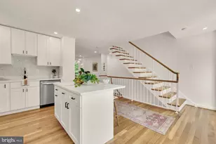 319 I St SW, Washington, DC 20024 - Photo 3