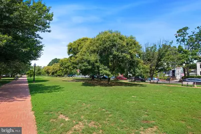 601 E Street SE, Washington, DC 20003 - Photo 33