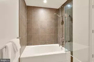 1025 1st St SE, Washington, DC 20003 - Photo 17