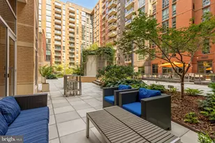 1025 1st St SE, Washington, DC 20003 - Photo 33