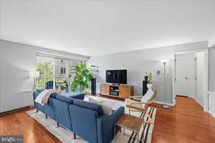730 24th St NW, Washington, DC 20037 - Photo 5